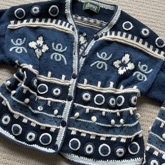 Vintage oversized embroidered grandmacore knit cardigan - Picture 2 of 4